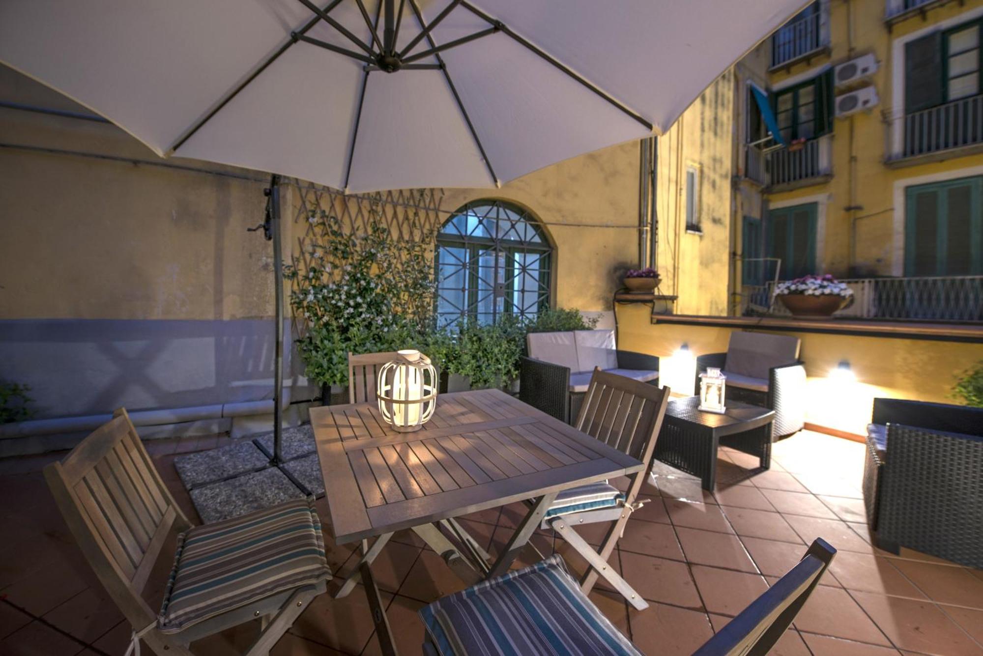 Le Terrazze Sul Cortile Salerno Exterior foto